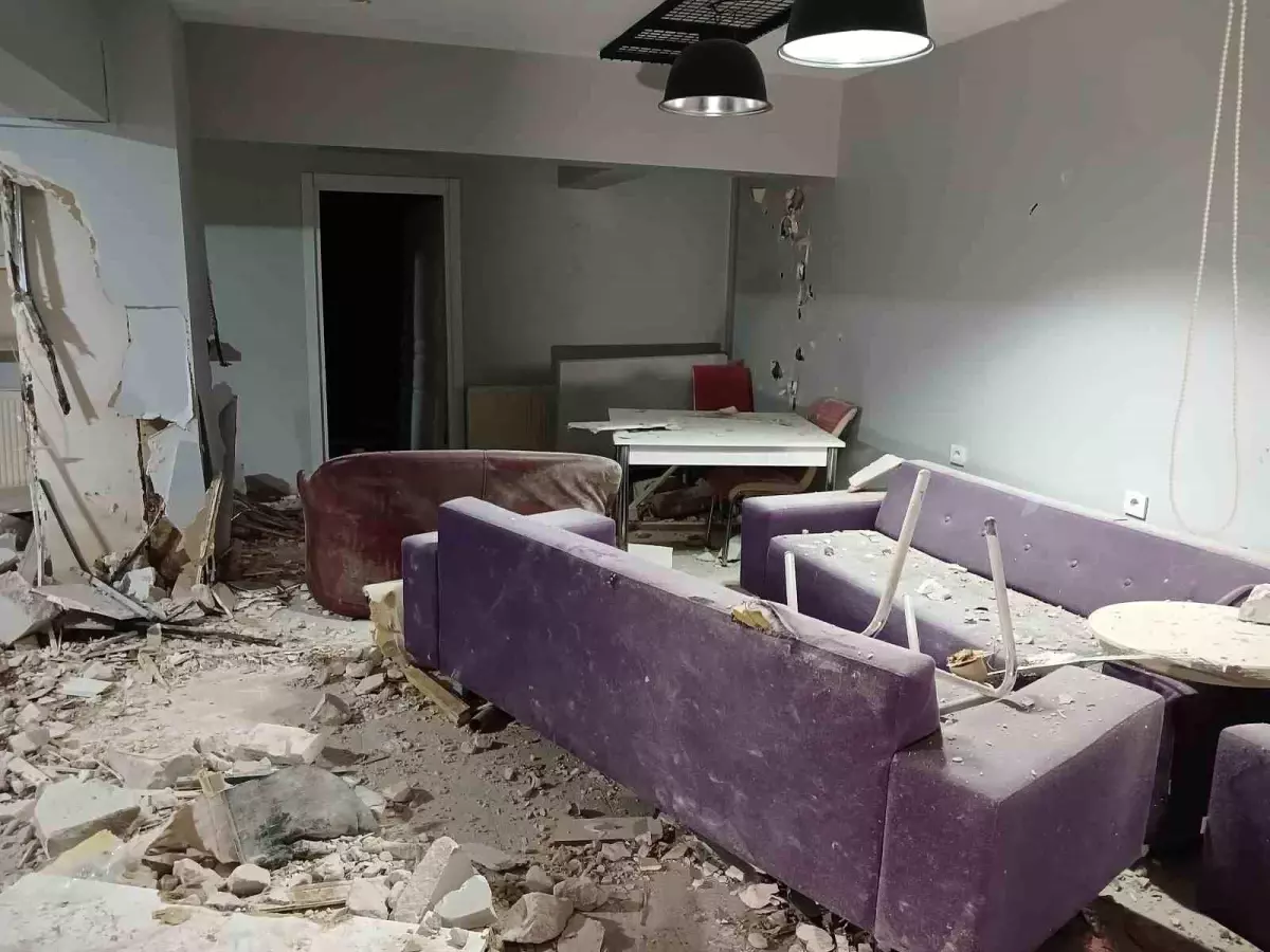 Kız yurdunda korkutan patlama: Öğrenciler otele yerleştirildi