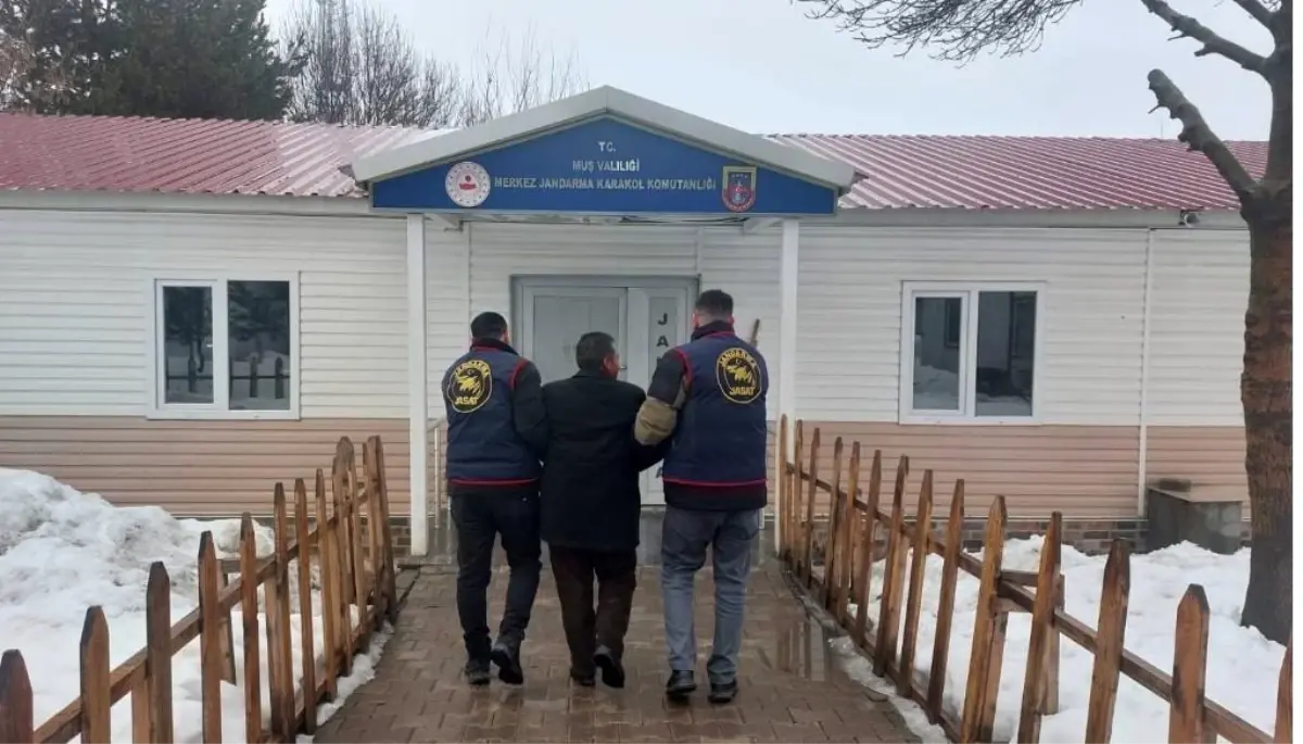 Muş'ta 1 yıl 6 ay kesinleşmiş hapis cezası ile aranan firari yakalandı