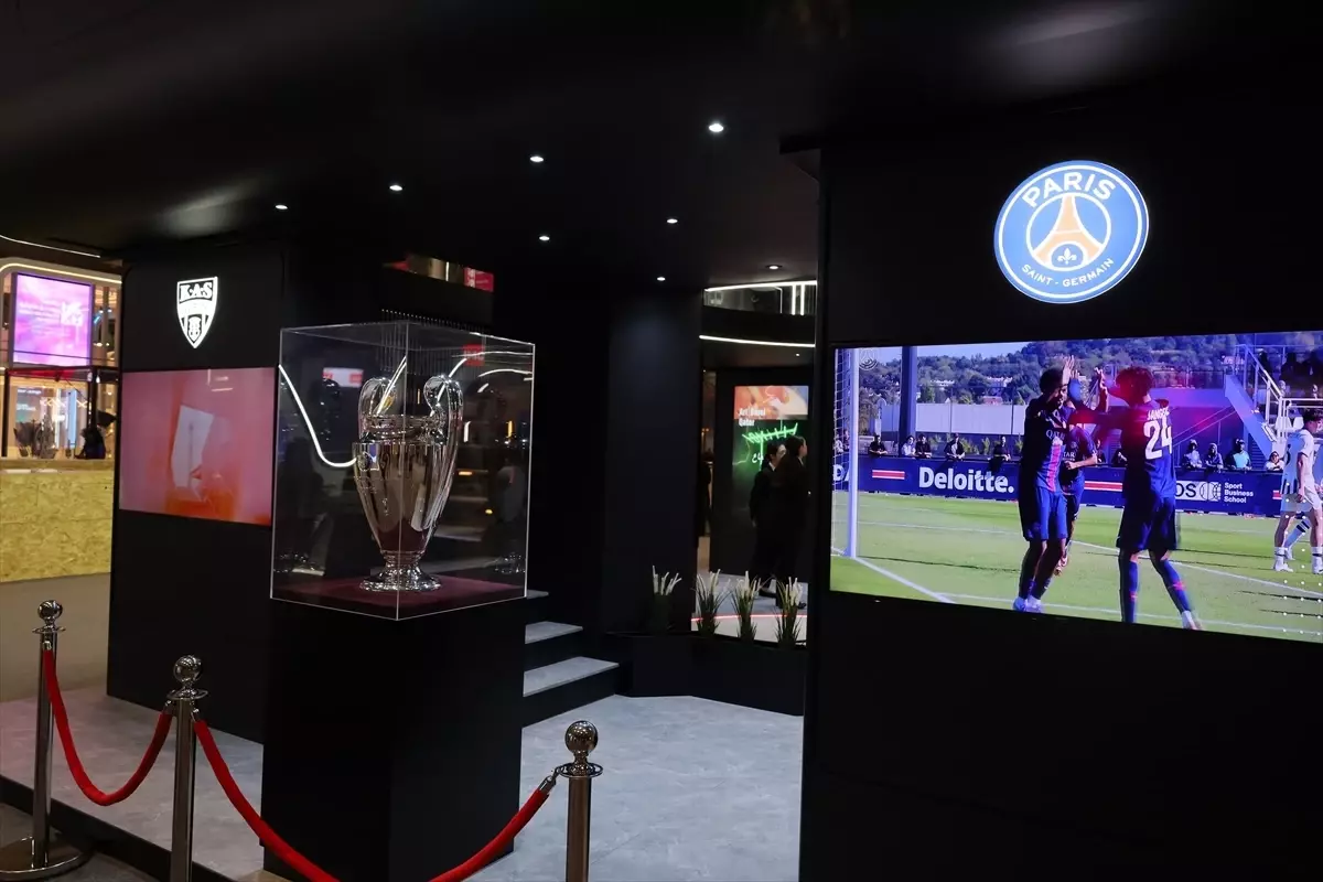 PSG'nin Şampiyonlar Ligi kupası, Web Summit Katar 2026'da sergileniyor