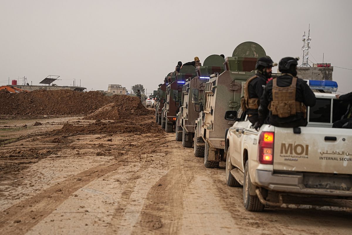 Suriye İçişleri Bakanlığına bağlı güvenlik konvoyu YPG'nin işgali altındaki Haseke'ye giriş yaptı