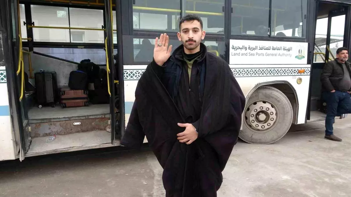 Suriyelilerin gönüllü geri dönüşü sürüyor