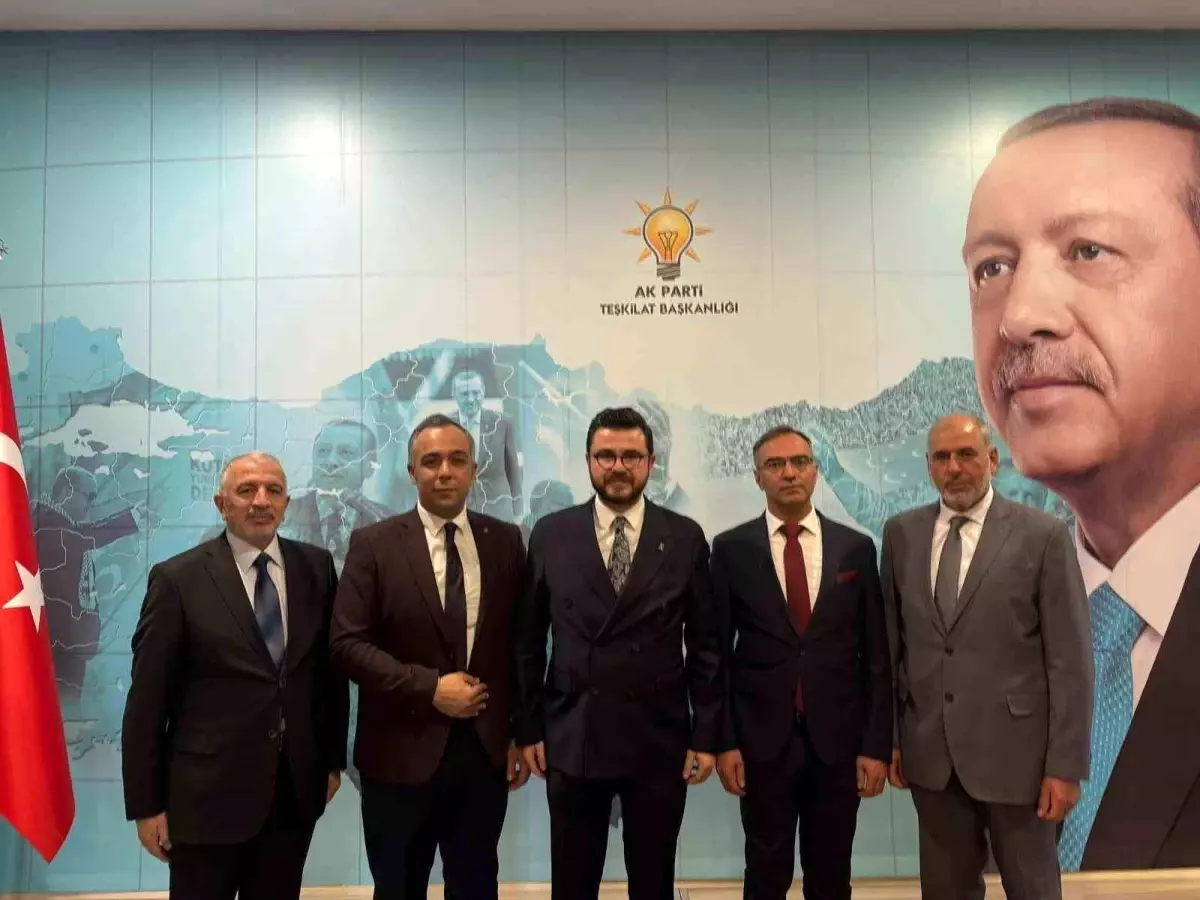 AK Parti'de 3 yeni ilçe başkanı görevi devraldı