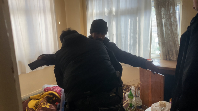 balkondan tirmanip girdigi evde 2 gun yasadi 19533935 1270 m