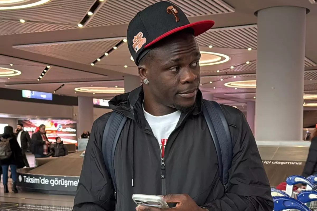 Beşiktaş'ın yeni transferi Olaitan, İstanbul'da