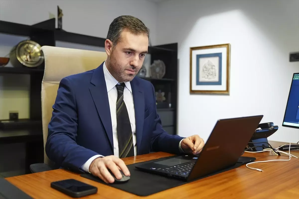 BTM Genel Müdürü Önder Kul, AA'nın 'Yılın Kareleri' oylamasına katıldı