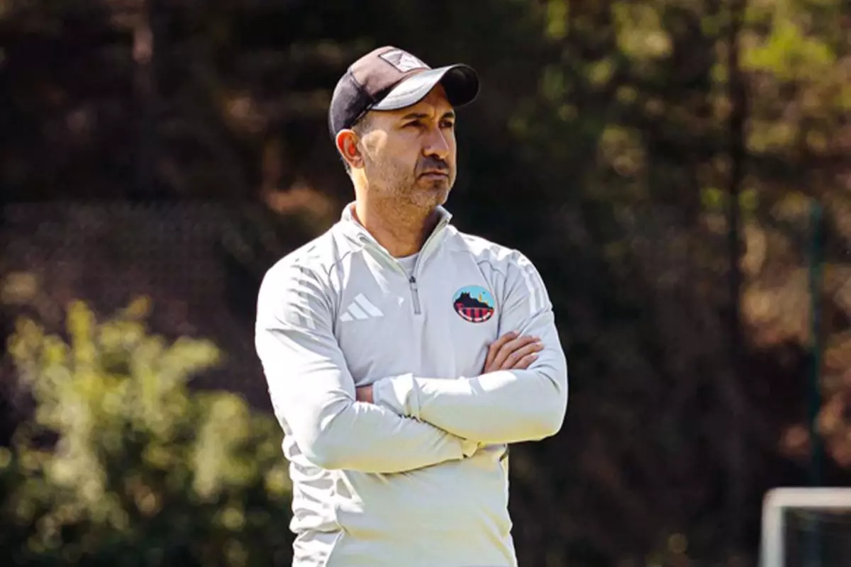 Büyük sürpriz! Bahis soruşturmasında ceza alan teknik direktörle yola devam kararı aldılar