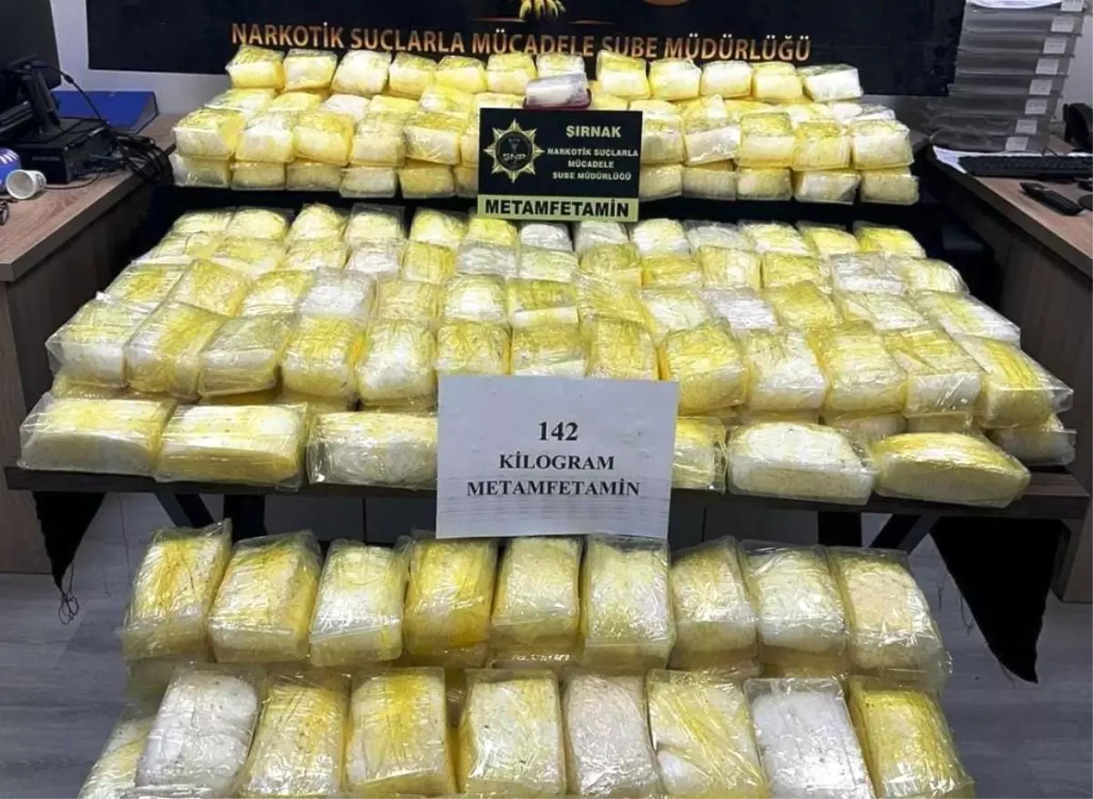 Cizre'de 142 kilo metamfetaminle yakalanan 2 zehir taciri tutuklandı
