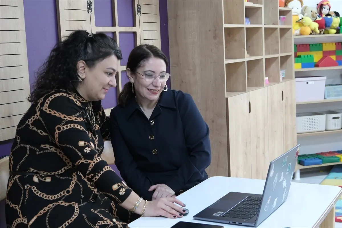 Çorum'da anaokulu öğretmenleri AA'nın "Yılın Kareleri" oylamasına katıldı