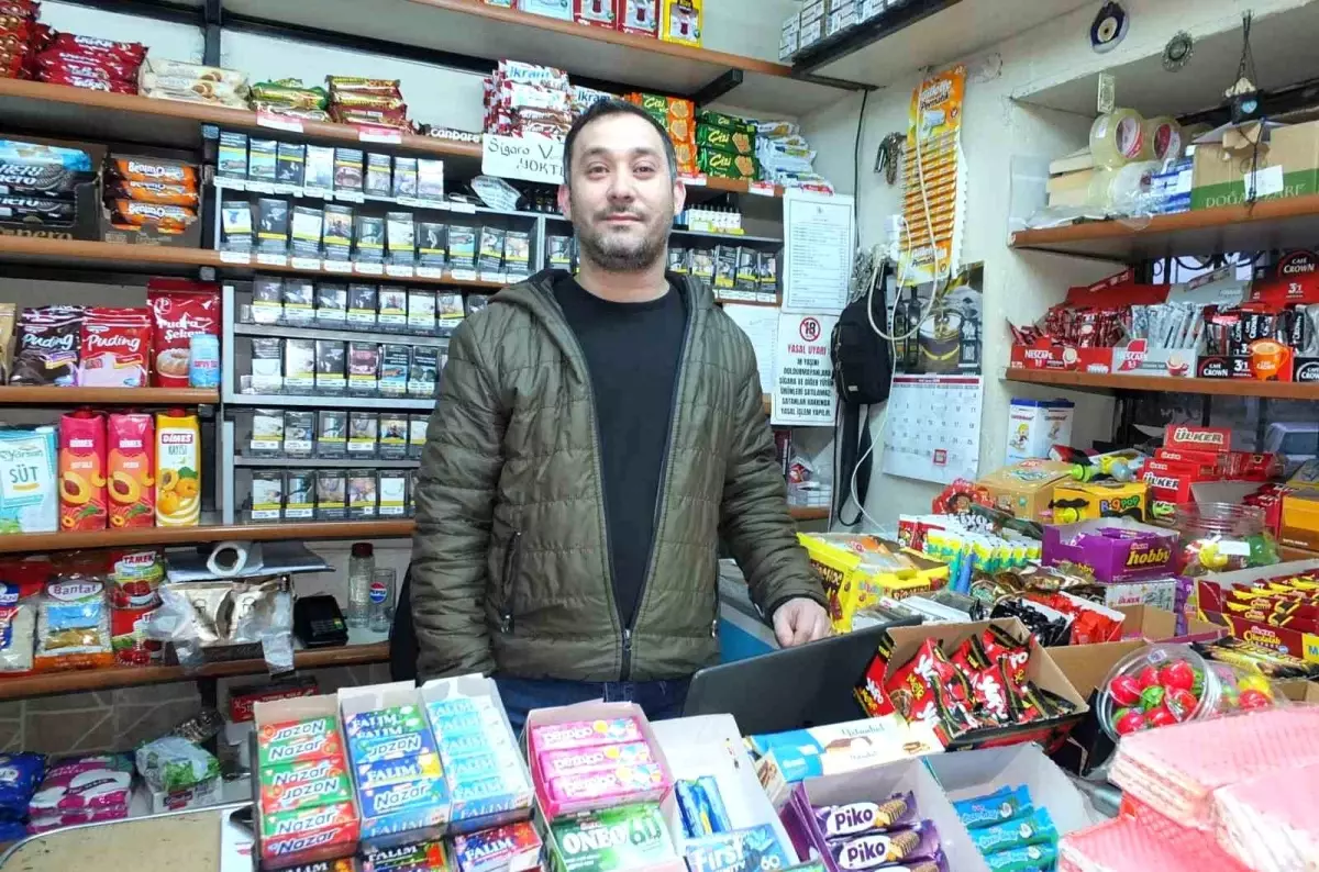 Dede mesleği Köy bakkalı hizmete devam ediyor