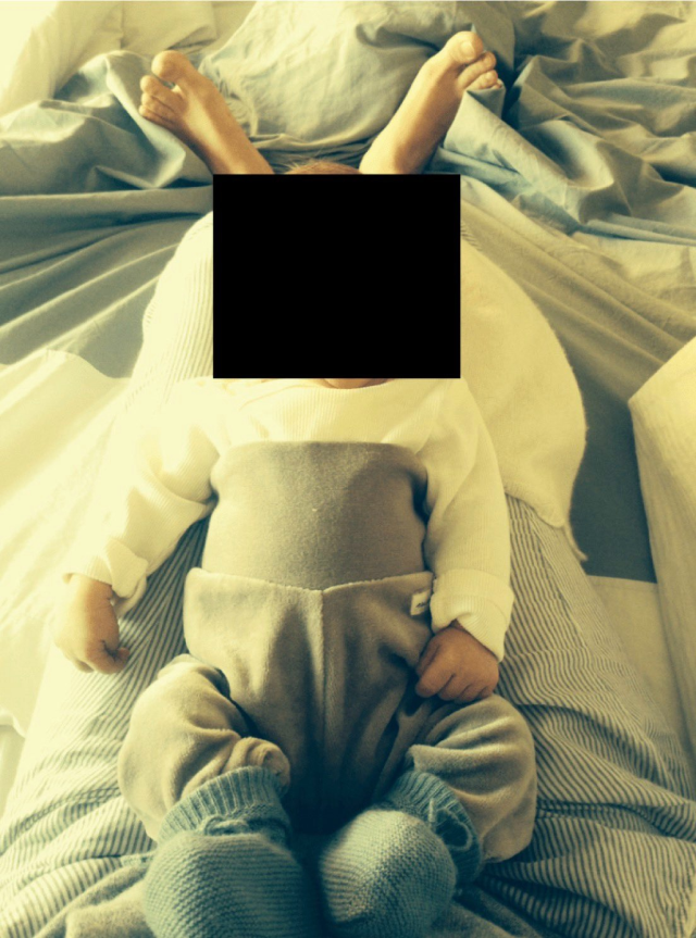 صورة فضيحة دخلت ملف إبستين: ليس لديك حدود في كرمك