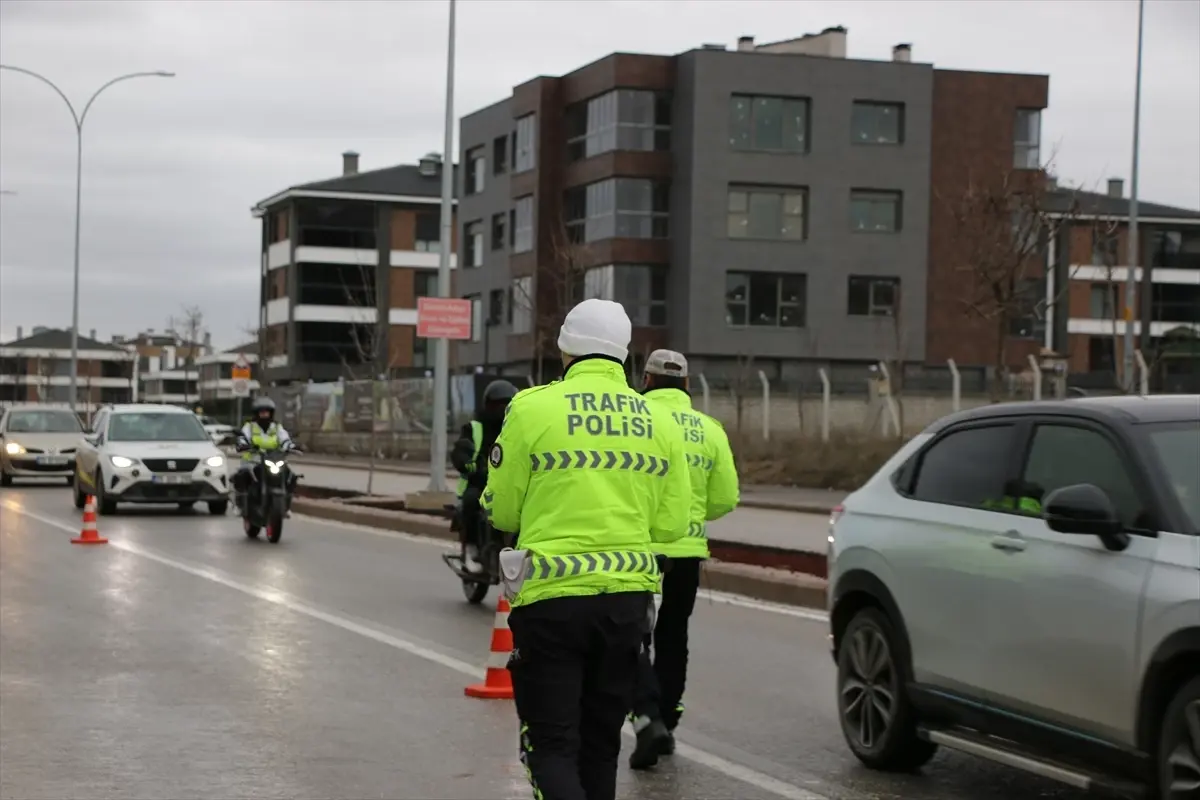 Eskişehir'de 1388 öğrenci servis aracı denetlendi