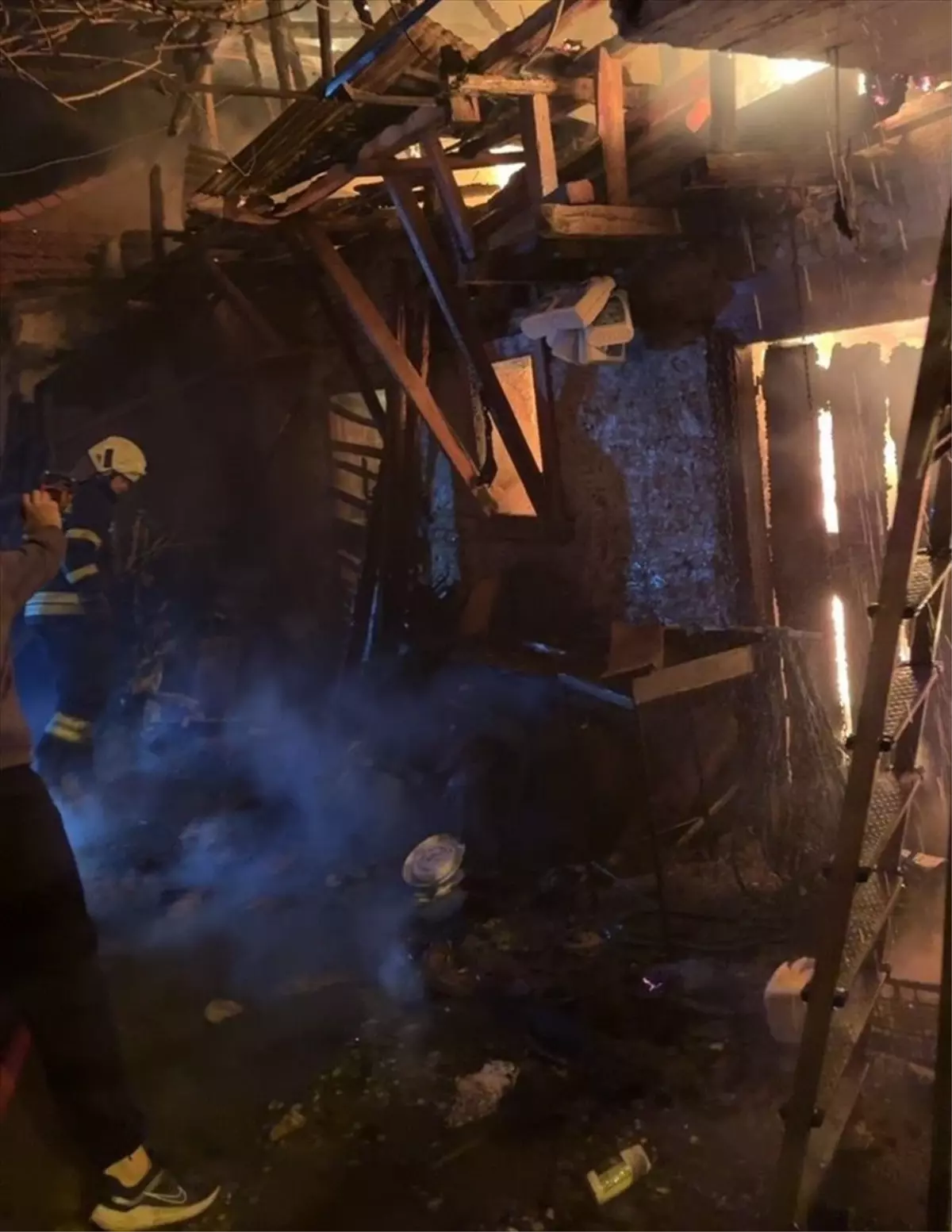 Fethiye'de evde çıkan yangında 1 kişi öldü