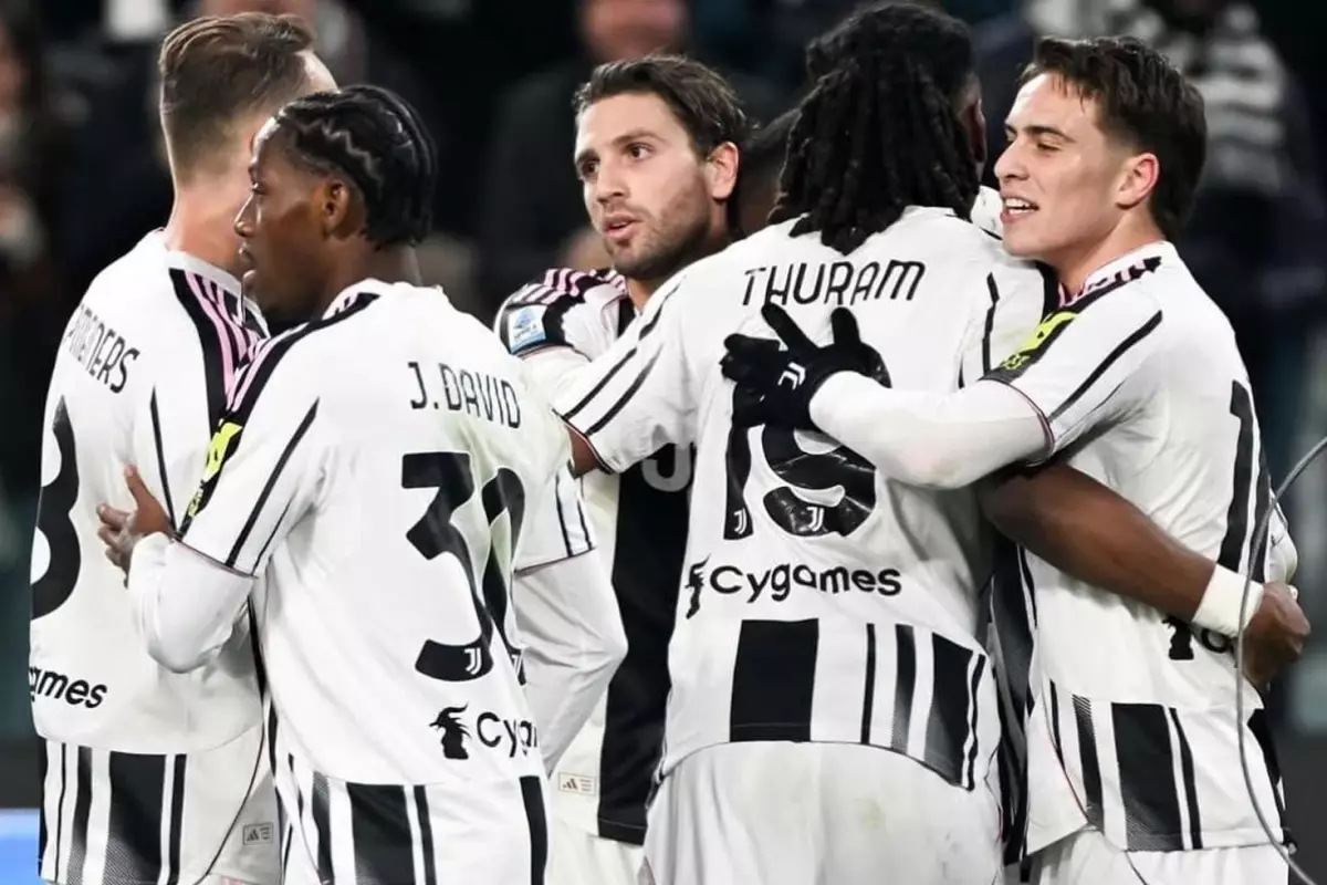 Galatasaray'ın rakibi Juventus'ta iki ayrılık birden