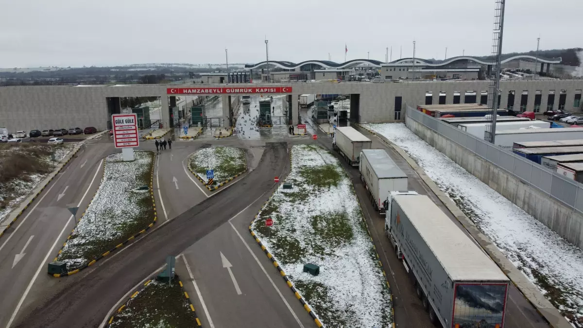 Hamzabeyli Sınır Kapısı'nda 11 kilometre TIR kuyruğu