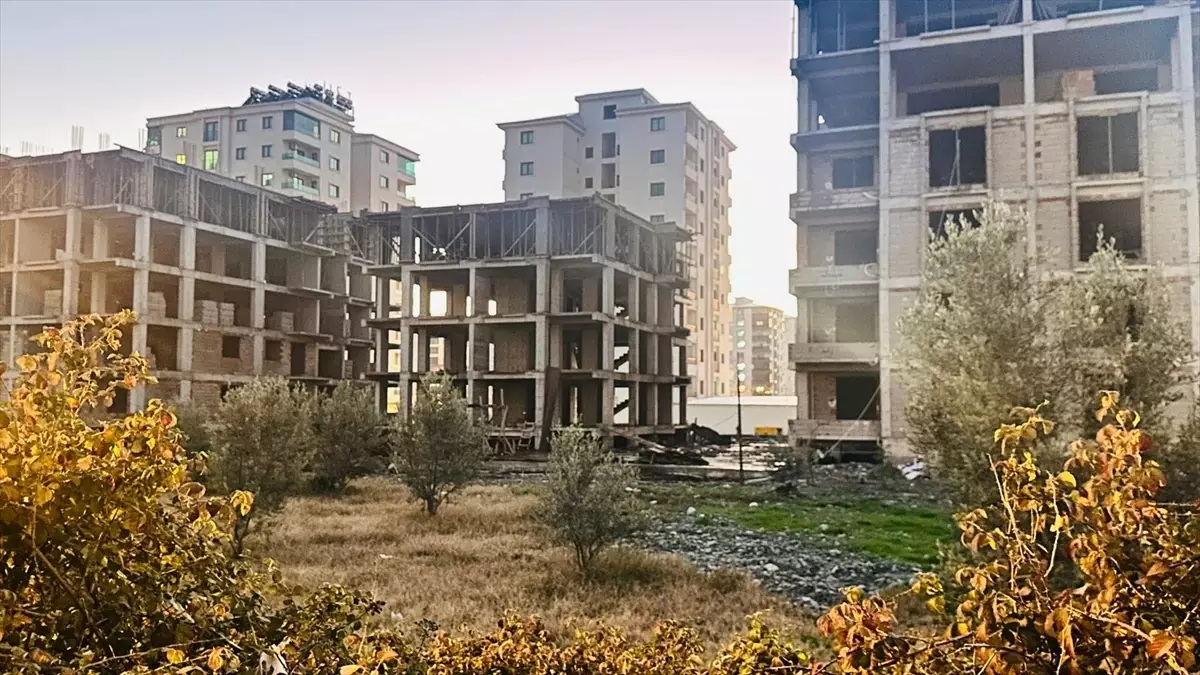 Hatay'da inşaattan düşen işçi hayatını kaybetti