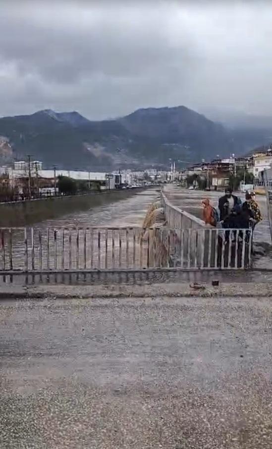 hatay da siddetli saganak sele neden oldu 19532828 8770 m