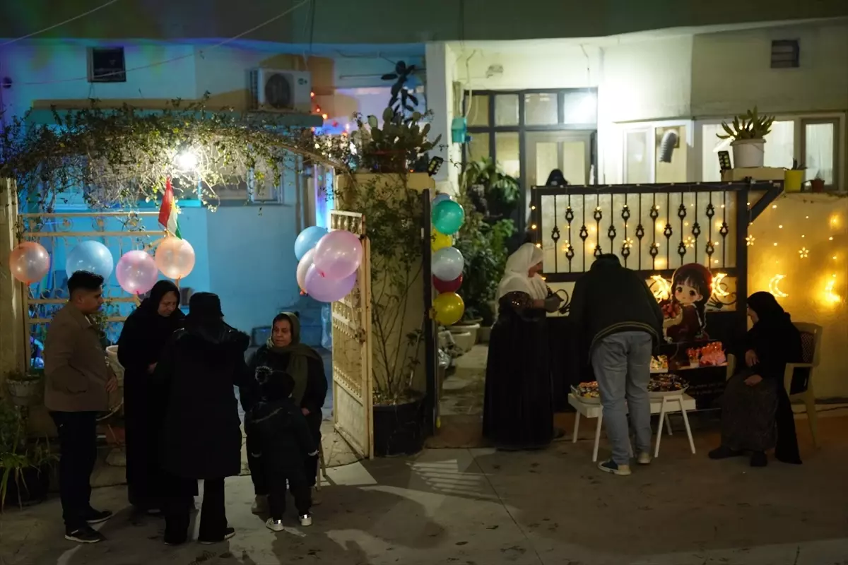 Irak'ın Süleymaniye kentinde renkli bir gelenekle Berat Kandili idrak edildi