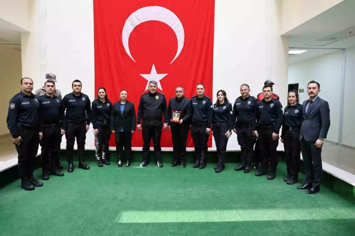 Karaburun'dan personele vefa