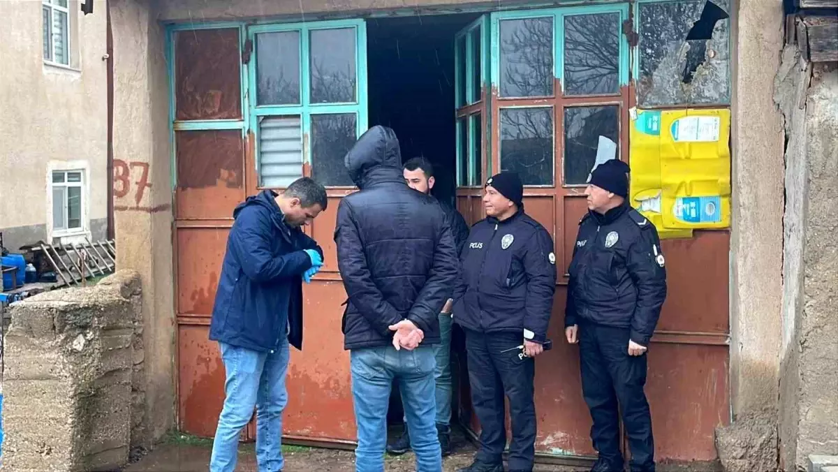 Karaman'da bir kişi evinin deposunda silahla vurulmuş halde bulundu