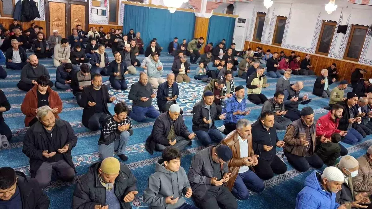 Köyceğiz'de Berat Kandili ihya edildi