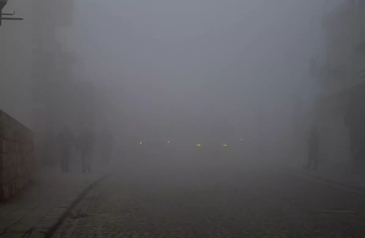 Mardin'de yoğun sis; görüş mesafesi 15 metreye düştü