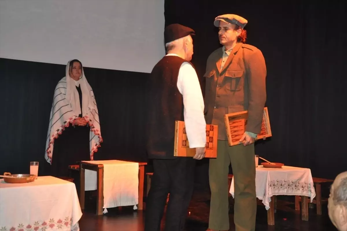 Mudanya'da "Mübadil Öyküleri" tiyatro oyunu sahnelendi