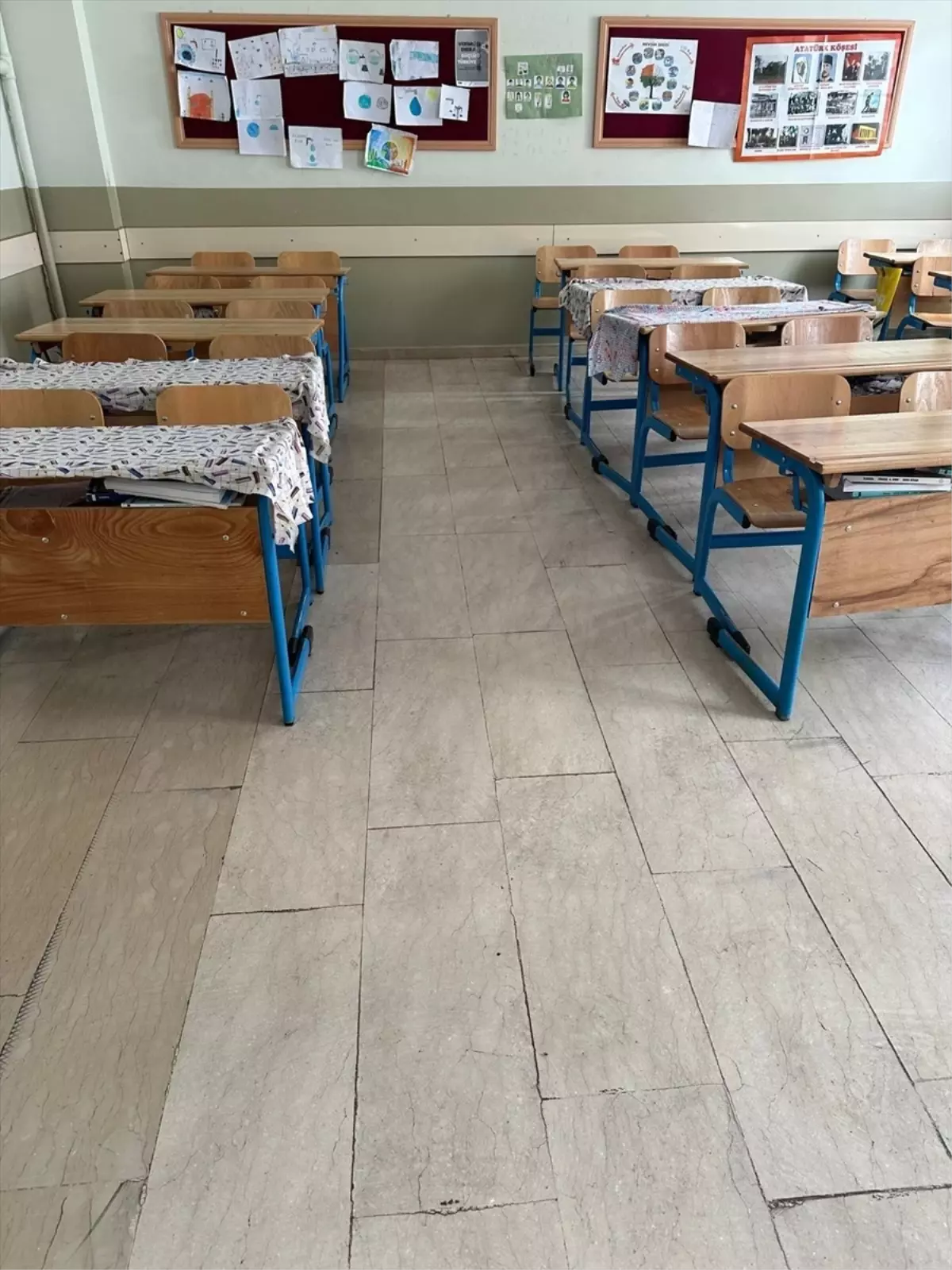 Muş'ta yükümlüler, yarıyıl tatilinde 6 okulun bakım ve onarımını yaptı