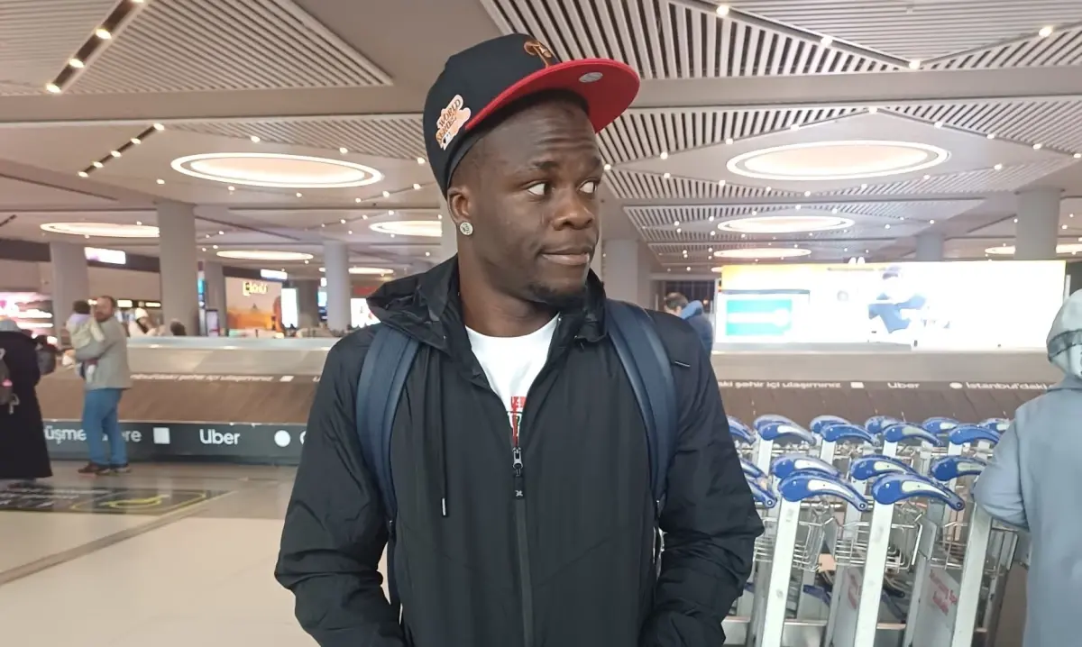 Olaitan, Beşiktaş için İstanbul'a geldi