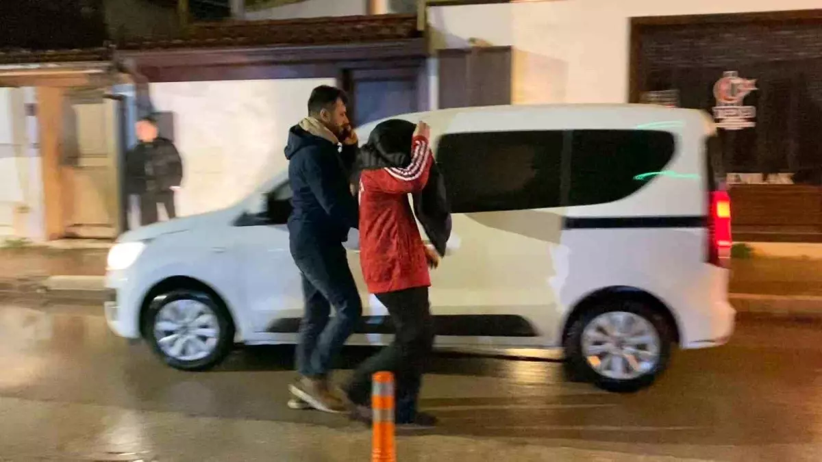 Ortalığı bir birine katan gençlerden biri yakalandı