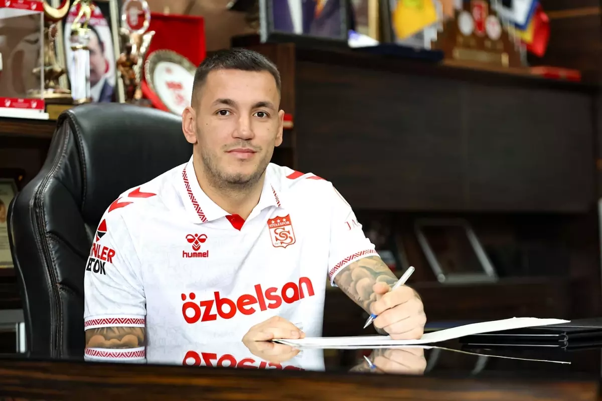 Rey Manaj, yeniden Sivasspor'da