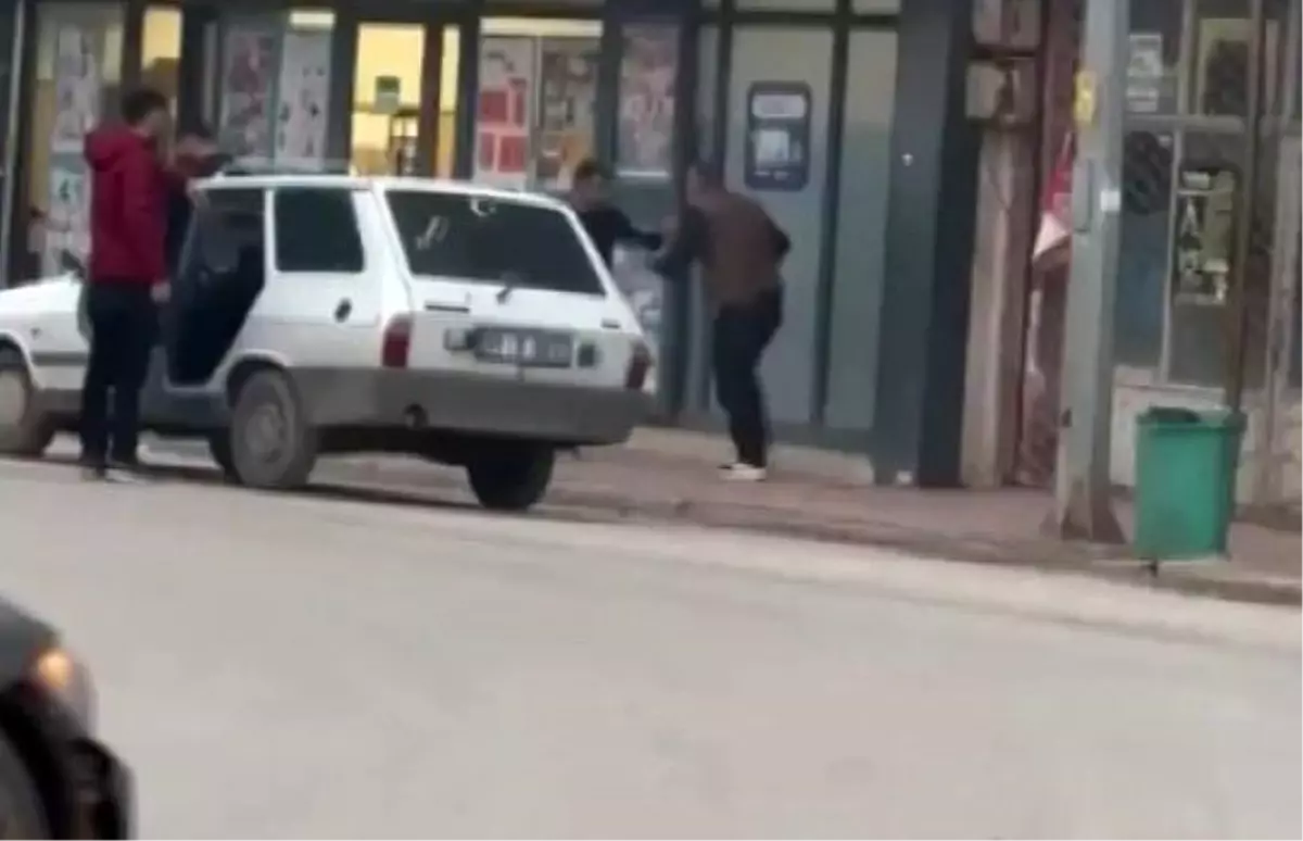 Tartıştığı kişiyi ayağından vurdu