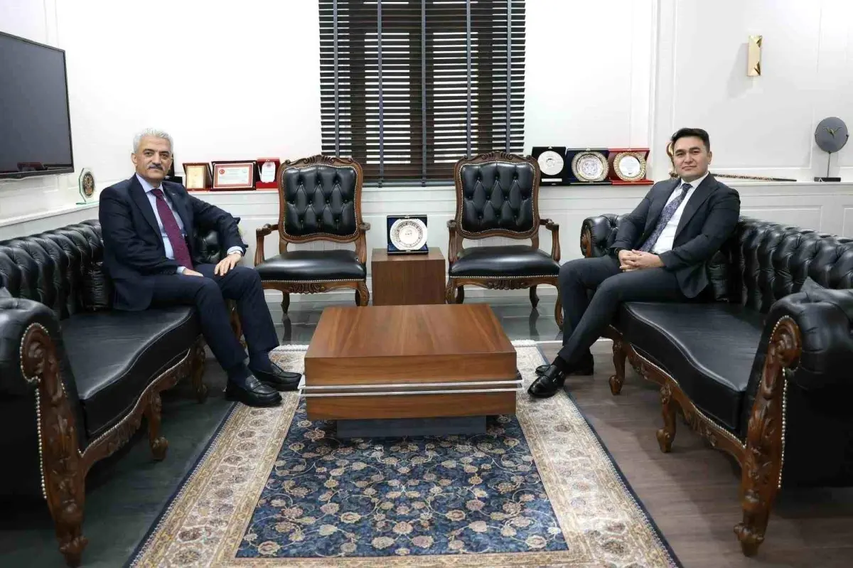 Vali Makas'tan, Başsavcı Emre'ye ziyaret