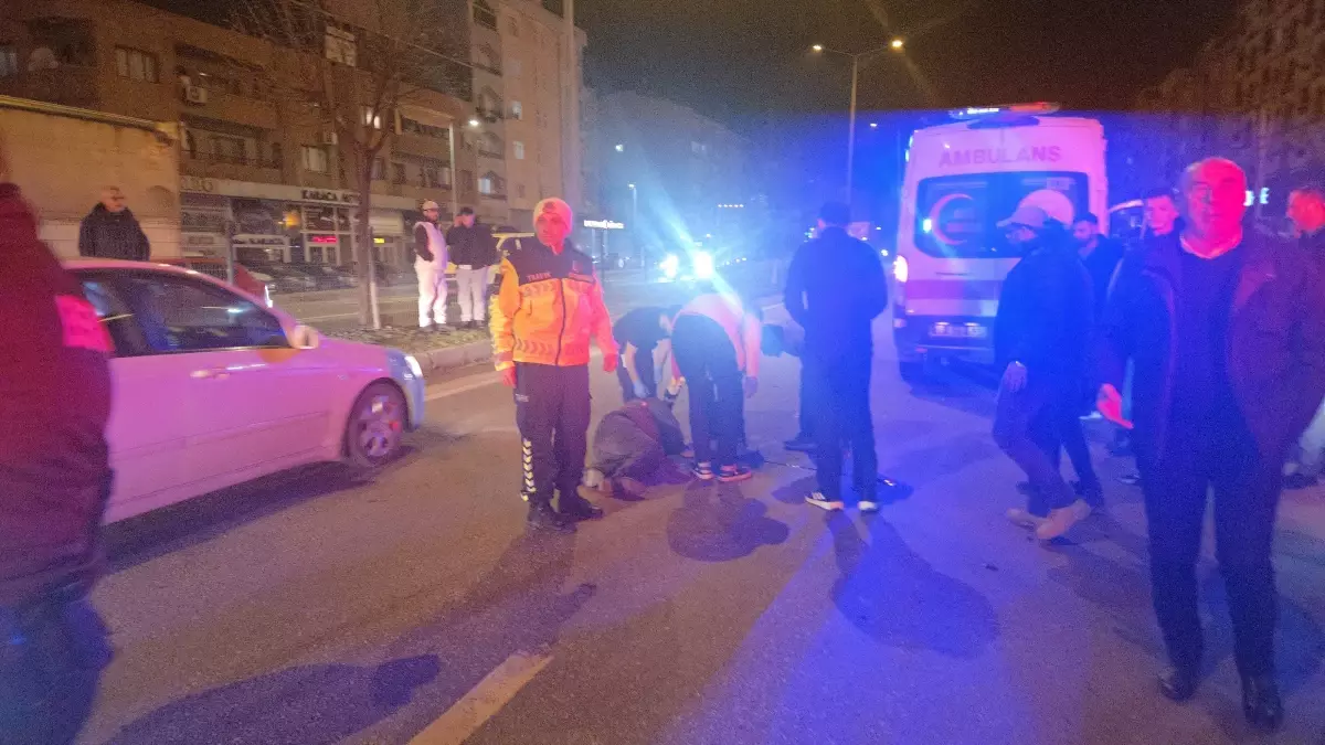 Yalova karayolunda motosiklet yayaya çarptı: 2 yaralı