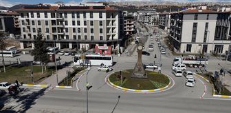 6 ŞUBAT DEPREMLERİNİN ÜÇÜNCÜ YILI - Adıyaman'daki 'saat kulesi' 3 yıldır 04.17'yi gösteriyor