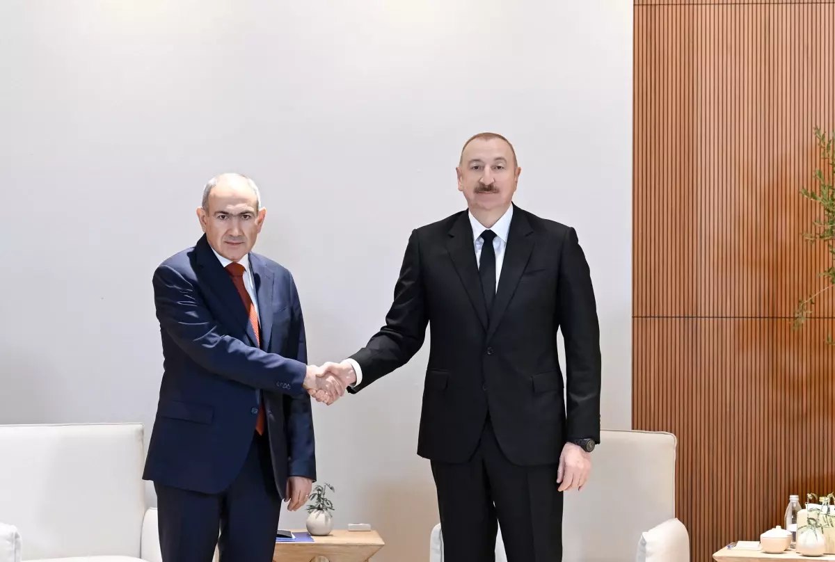 Aliyev ile Paşinyan, Abu Dabi'de görüştü