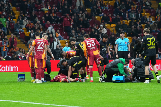 He was taken off the field by ambulance! Scary moments in the Galatasaray-İstanbulspor match