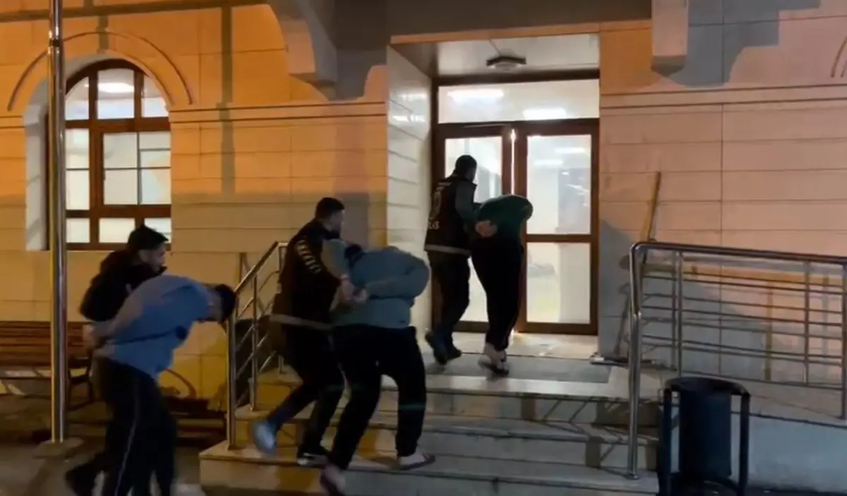 Arnavutköy'de "kasten öldürme ve kasten öldürmeye teşebbüs" suçlarından aranan 3 firari yakalandı