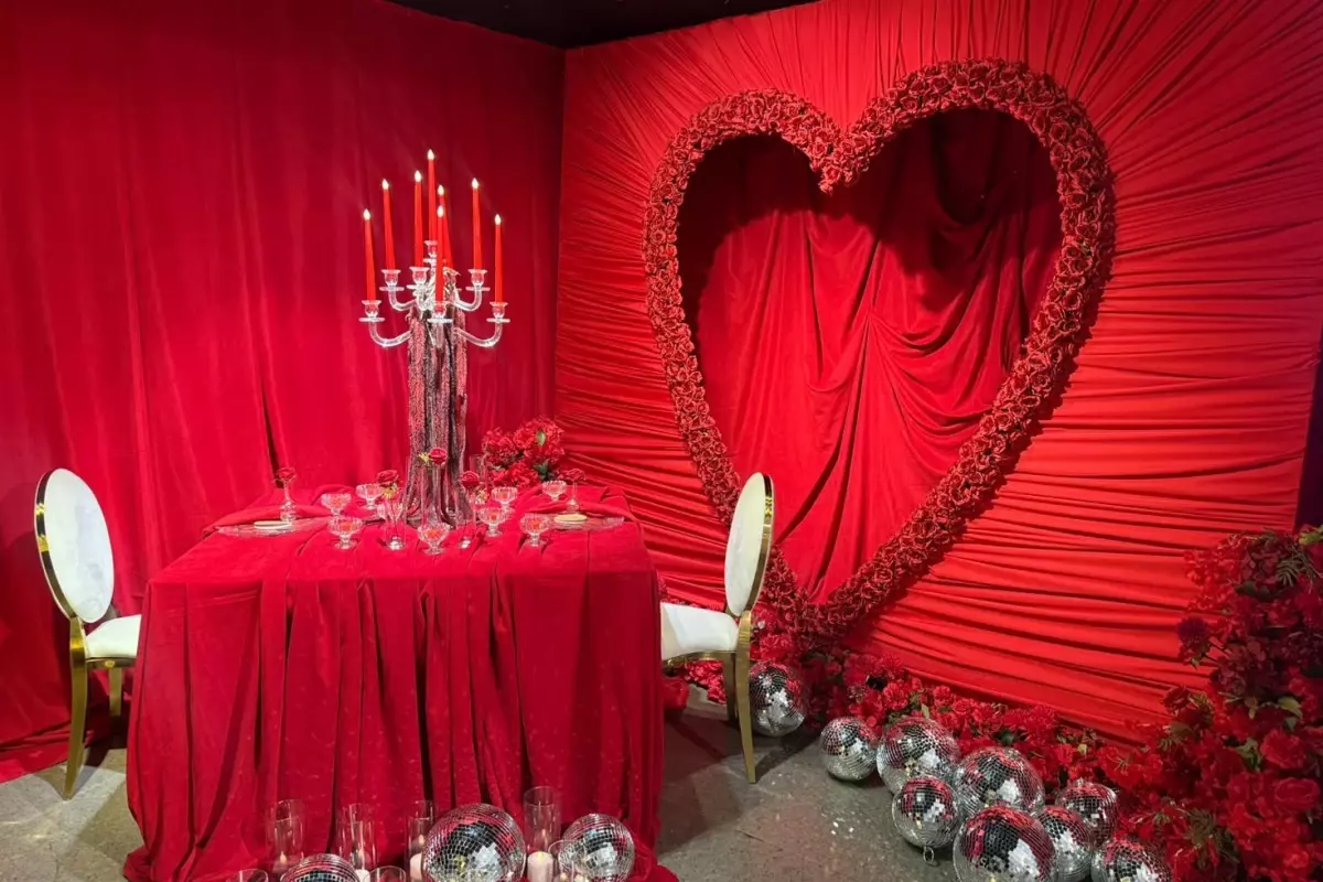 Aşkın en şık hali: Sevgililer Günü'nde büyüleyici dekorasyonlar By Mustafa imzasıyla hayat buluyor