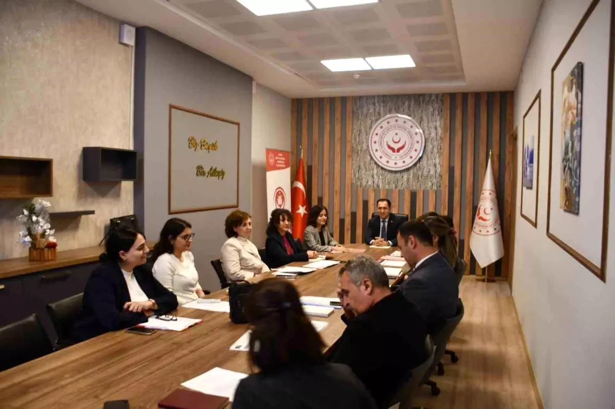 Aydın'da sosyal hizmet çalışmaları görüşüldü