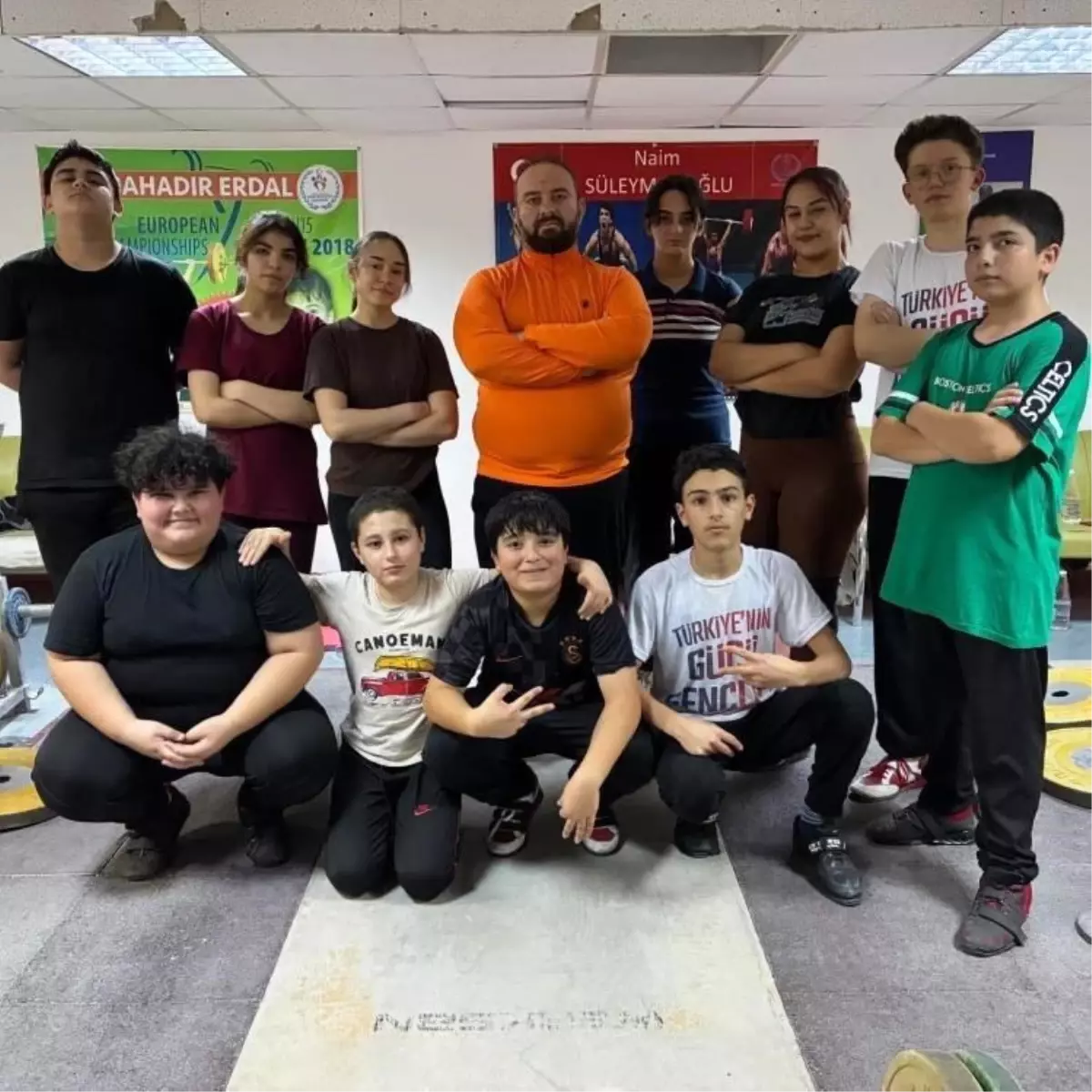 Bilecik'te halter sporcuları gücünü sınırların ötesine taşıyor