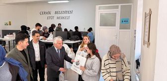 Çermik'te sınavlara hazırlanan gençlere kaynak kitap desteği