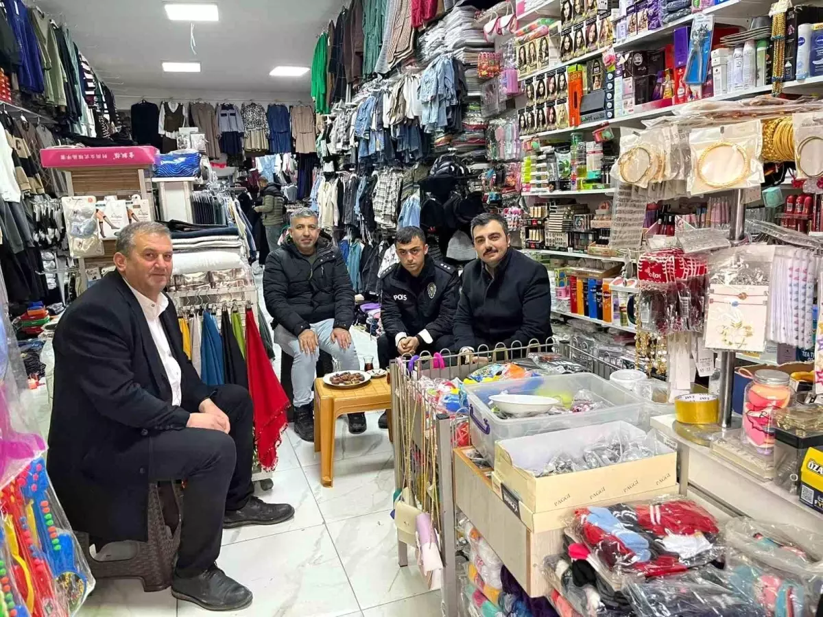 Dicle Kaymakamı Mustafa Atış, esnaf ve vatandaşlarla bir araya geldi