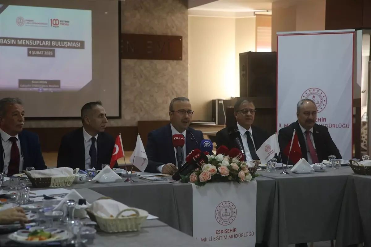 Eskişehir İl Milli Eğitim Müdürü Aydın, gazetecilerle bir araya geldi