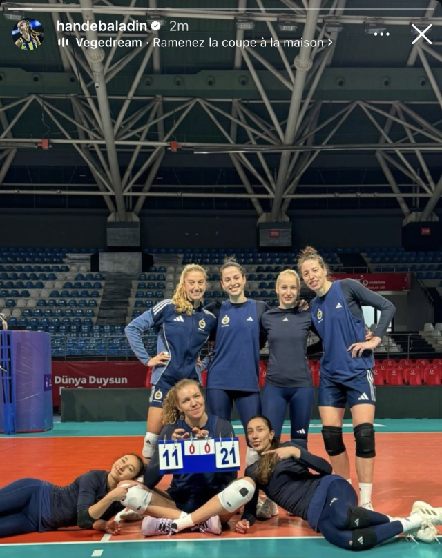 fenerbahceli kadin voleybolcularin kante 19538353 8261 m