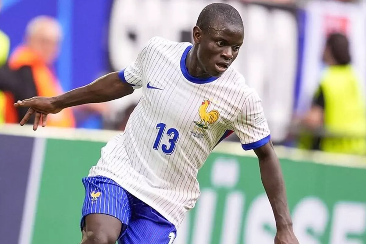 Fenerbahçeliler çıldırdı! Kante'yi havalimanında karşılamaya ne ile gideceklerini tahmin bile edemezsiniz