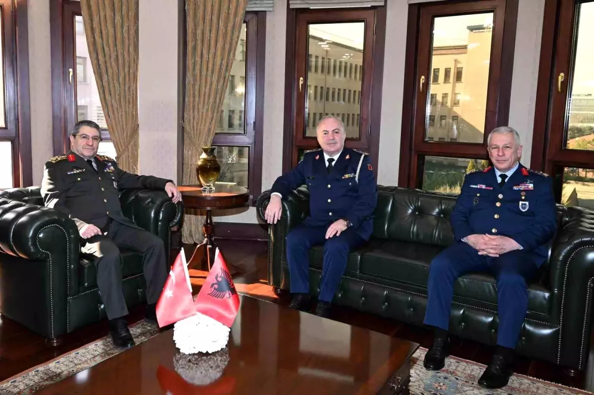 Genelkurmay Başkanı Bayraktaroğlu, Arnavutluk Hava Kuvvetleri Komutanı Dimo'yu kabul etti