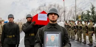 Hakkari'de rahatsızlanan ve kaldırıldığı hastanede şehit olan asker için tören düzenlendi