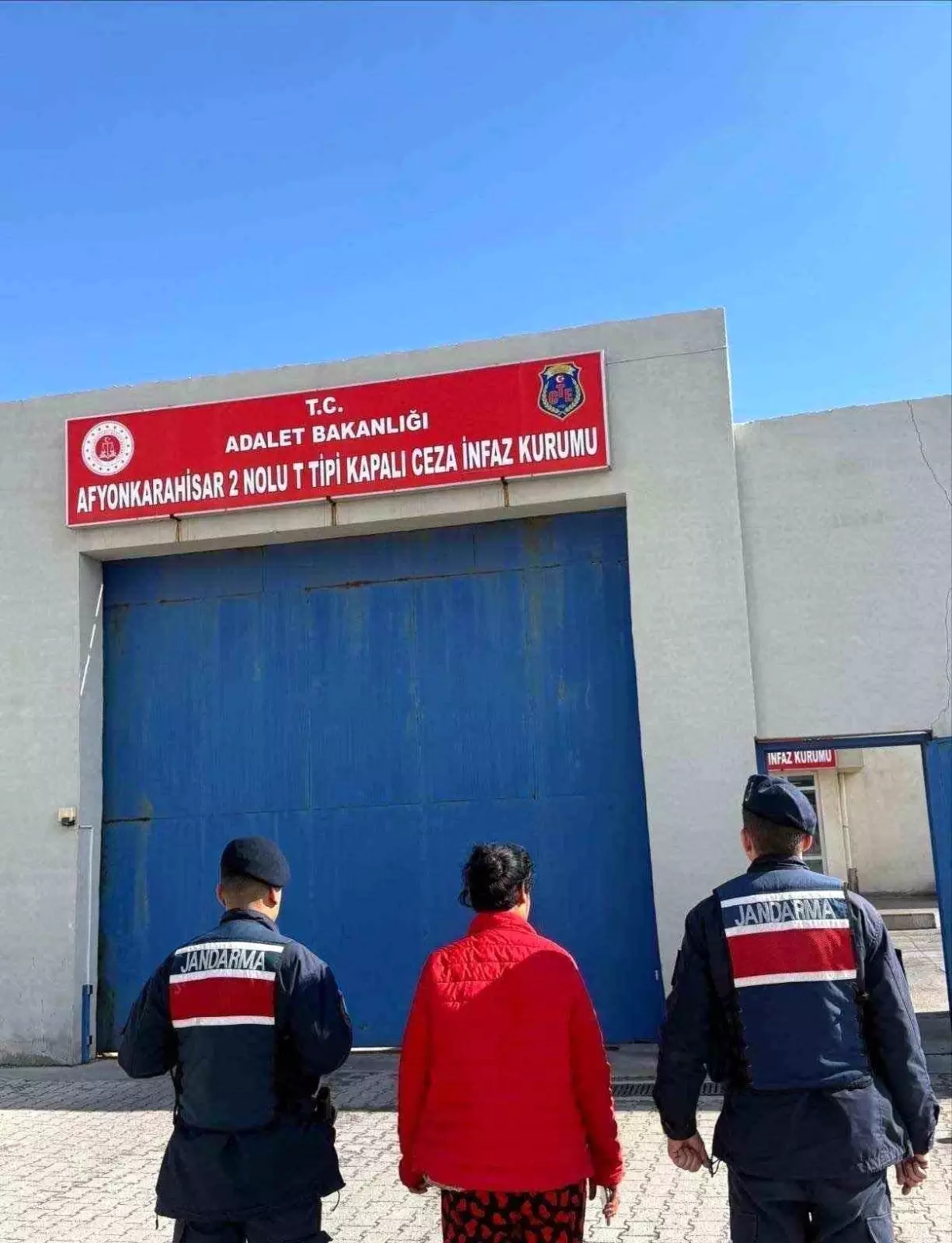 Hırsızlık suçundan 20 yıl 9 ay hapis cezasıyla aranan şahıs yakalandı