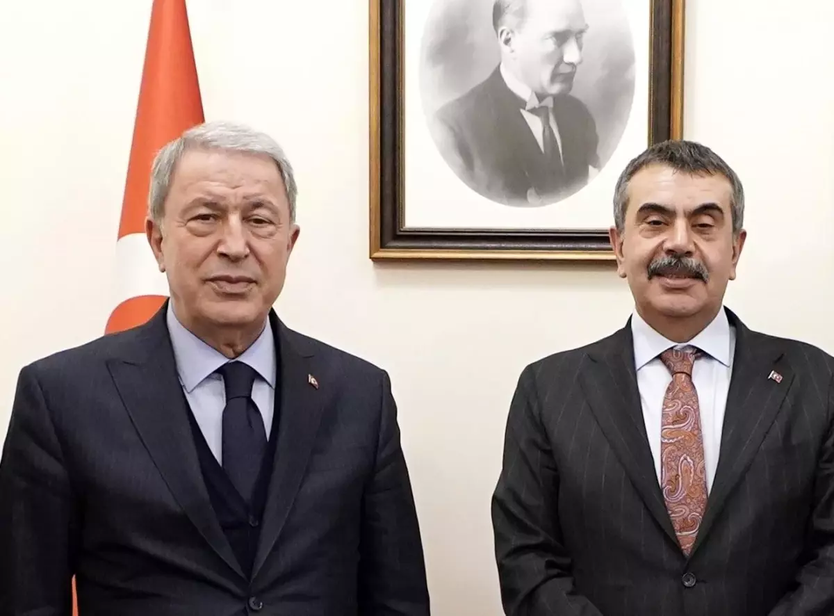 Hulusi Akar duyurdu: Öğretmen Evi 2026 yılı yatırım programına alındı