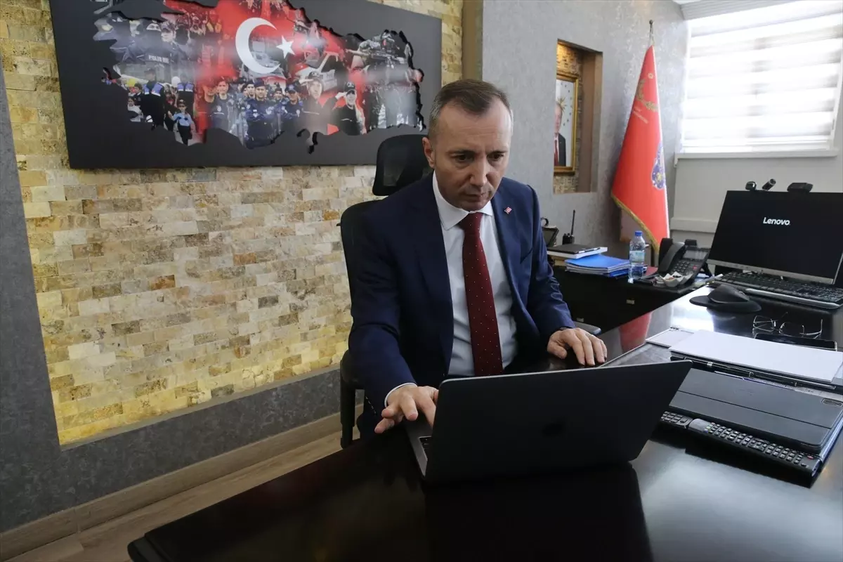 Tokat Emniyet Müdürü Aydın, AA'nın 'Yılın Kareleri' oylamasına katıldı